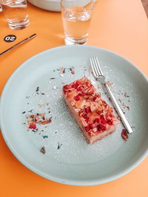 Johannisbeer-Bananen-Kuchen at Vierzehn in Loerrach