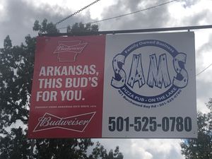 Street sign at Sam's Pizza Pub in Hot Springs
