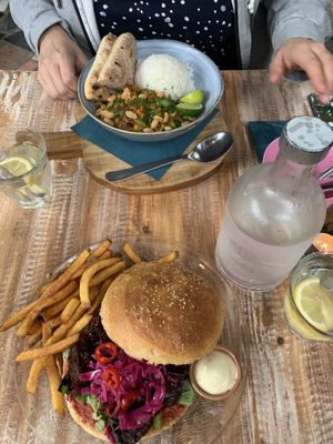 Round 2: Tempeh bun with fries and African peanut stew with rice an naan  at Het Paradijs in Enschede