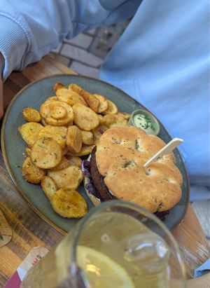 Burger at Het Paradijs in Enschede