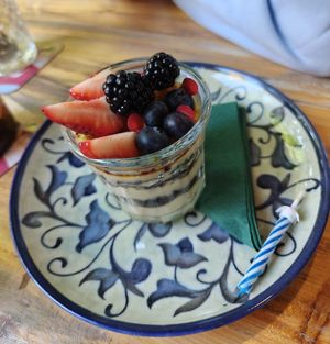 Sogar mit Geburtstagskerze! ☺️✨ at Het Paradijs in Enschede