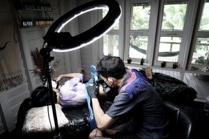 𝙄𝙂: 𝙣𝙖𝙩𝙚_𝙩𝙝𝙖𝙞𝙡𝙖𝙣𝙙 🌿 Tattooing day with Nate, a tattoo artist on the mountains at Baan Khagee Tattoo Chiang Mai, Thailand at Baan Khagee Tattoo in Chiang Mai