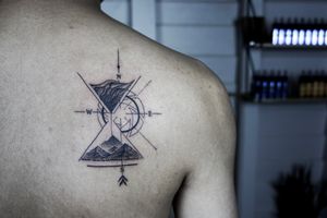 𝙄𝙂: 𝙣𝙖𝙩𝙚_𝙩𝙝𝙖𝙞𝙡𝙖𝙣𝙙 🌿 Ethereal blackwork fine line hourglass tattoo - Baan Khagee Tattoo Chiang Mai, Thailand  at Baan Khagee Tattoo in Chiang Mai