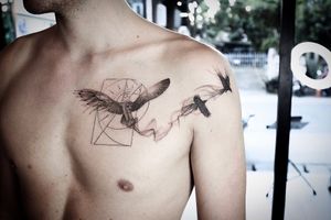 𝙄𝙂: 𝙣𝙖𝙩𝙚_𝙩𝙝𝙖𝙞𝙡𝙖𝙣𝙙 🌿 Blackwork barn owl tattoo with 2 ravens and fine line Fibonacci done by Nate, a tattoo artist in Chiang Mai, Thailand at Baan Khagee Tattoo in Chiang Mai