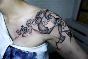 𝙄𝙂: 𝙣𝙖𝙩𝙚_𝙩𝙝𝙖𝙞𝙡𝙖𝙣𝙙 🌿Blackwork Jasmine flowers with abstract dark flow by Nate, a tattoo artist in Chiang mai, Thailand  at Baan Khagee Tattoo in Chiang Mai