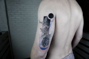 𝙄𝙂: 𝙣𝙖𝙩𝙚_𝙩𝙝𝙖𝙞𝙡𝙖𝙣𝙙 🌿Blackwork nature scene tattoo with tiger and crane and blue water by a tattooist at Baan Khagee Tattoo Chiang Mai at Baan Khagee Tattoo in Chiang Mai