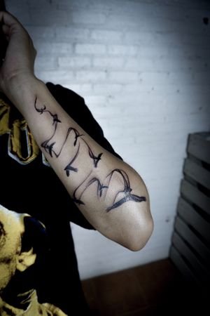 𝙄𝙂: 𝙣𝙖𝙩𝙚_𝙩𝙝𝙖𝙞𝙡𝙖𝙣𝙙 🌿 Blackwork bird tattoo by Baan Khagee Tattoo Chiang Mai, Thailand at Baan Khagee Tattoo in Chiang Mai