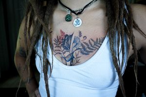 𝙄𝙂: 𝙣𝙖𝙩𝙚_𝙩𝙝𝙖𝙞𝙡𝙖𝙣𝙙 🌿 Abstract flower tattoo by a tattoo artist in Chiang Mai, Thailand  at Baan Khagee Tattoo in Chiang Mai