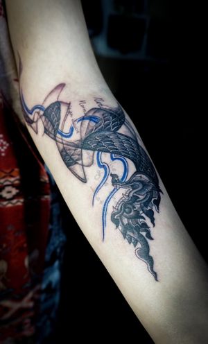 𝙄𝙂: 𝙣𝙖𝙩𝙚_𝙩𝙝𝙖𝙞𝙡𝙖𝙣𝙙 🌿 ลายสักพญานาคแนวblackwork ผสมกับงานควันabstract จากช at Baan Khagee Tattoo in Chiang Mai