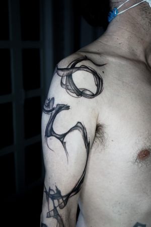 𝙄𝙂: 𝙣𝙖𝙩𝙚_𝙩𝙝𝙖𝙞𝙡𝙖𝙣𝙙 🌿 Abstract flow tattoo by a blackwork tattoo artist in Chiang Mai, Thailand at Baan Khagee Tattoo in Chiang Mai