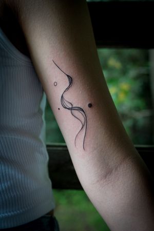 𝙄𝙂: 𝙣𝙖𝙩𝙚_𝙩𝙝𝙖𝙞𝙡𝙖𝙣𝙙 🌿 Minimal abstract tattoo by Baan Khagee Tattoo Chiang Mai, Thailand at Baan Khagee Tattoo in Chiang Mai