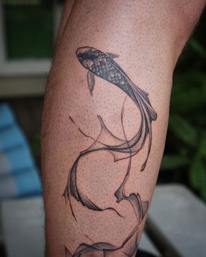 𝙄𝙂: 𝙣𝙖𝙩𝙚_𝙩𝙝𝙖𝙞𝙡𝙖𝙣𝙙 🍃 Abstract blackwork Koi fish tattoo by a blackwork tattoo artist in Chiang Mai, Thailand at Baan Khagee Tattoo in Chiang Mai