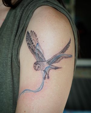 𝙄𝙂: 𝙣𝙖𝙩𝙚_𝙩𝙝𝙖𝙞𝙡𝙖𝙣𝙙 🍃 Abstract owl tattoo in flight with flow by Baan Khagee Tattoo Chiang Mai, Thailand at Baan Khagee Tattoo in Chiang Mai