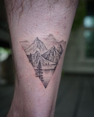 𝙄𝙂: 𝙣𝙖𝙩𝙚_𝙩𝙝𝙖𝙞𝙡𝙖𝙣𝙙 🍃 Geometric mountains and nature scene tattoo by Baan Khagee Tattoo Chiang Mai, Thailand  at Baan Khagee Tattoo in Chiang Mai