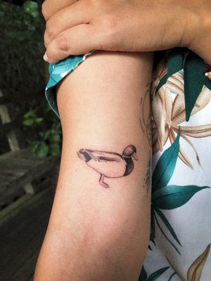 𝙄𝙂: 𝙣𝙖𝙩𝙚_𝙩𝙝𝙖𝙞𝙡𝙖𝙣𝙙 🍃 Minimal duck tattoo by Baan Khagee Tattoo Chiang Mai, Thailand at Baan Khagee Tattoo in Chiang Mai