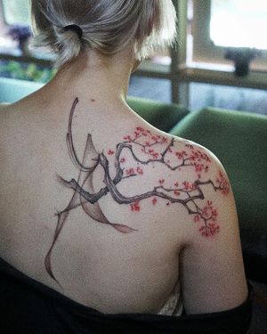 𝙄𝙂: 𝙣𝙖𝙩𝙚_𝙩𝙝𝙖𝙞𝙡𝙖𝙣𝙙 🍃 Flowing Sakura branches on the back done by a Thai tattooist in Chiang Mai, Thailand at Baan Khagee Tattoo in Chiang Mai