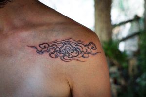 𝙄𝙂: 𝙣𝙖𝙩𝙚_𝙩𝙝𝙖𝙞𝙡𝙖𝙣𝙙 🍃Oriental flowing cloud tattoo done by a Thai tattoo artist in Chiang Mai, Thailand at Baan Khagee Tattoo in Chiang Mai
