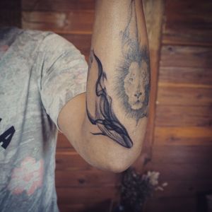 𝙄𝙂: 𝙣𝙖𝙩𝙚_𝙩𝙝𝙖𝙞𝙡𝙖𝙣𝙙 🌿 Abstract blackwork whale tattoo - Baan Khagee Tattoo Chiang Mai, Thailand at Baan Khagee Tattoo in Chiang Mai