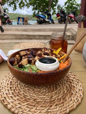 Cinnamon ice tea and tofu teriyaki tofu bowl  at Malu Poke in Dikwella