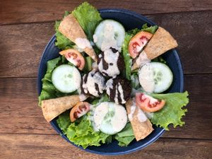 Himalayan Salad
Falafel, lettuce, salsa, tomato, cucumber and crispy pita. Drizzled with home-made tahini sauce at Fresh Bites in Coron