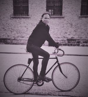 Happy client with recycled coffeecup!! at Slowwings in Ieper