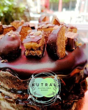 Torta snickers at Kutral in Maitencillo