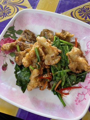 Mushroom crispy stir fry    at Vegetarian Eatery อารหารเจ ร้านสำหรับเจ in Ayutthaya