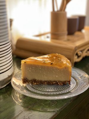 Vegan Passionsfrucht Cheesecake at Teekult in Winterthur