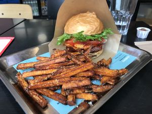 BBQ & CHDR burger  at Bun2Bun - Kallio in Helsinki