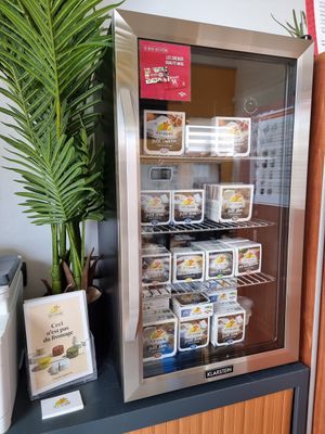 Fridge = the shop at Petit Veganne in Sarralbe