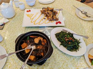 Nice food and varieties
Price slightly higher at Chin Swee Vegetarian Restaurant 清水素食館 in Genting Highlands