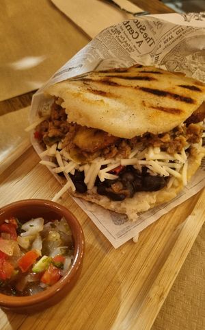 arepa pabellón vegana at Tumatey in Barcelona