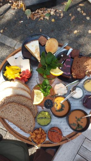 Half vegan half vegetarian high tea at Anne&Max in Eindhoven