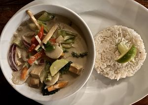 green curry (bad lighting at night) at Soulfood Kitchen in El Paredon