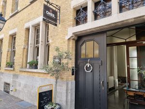 entrance at Den Olifant in Ypres