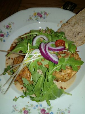 Rijstballetjes met pindakaassaus at Den Olifant in Ypres