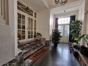 Entrance - steps at Den Olifant in Ypres