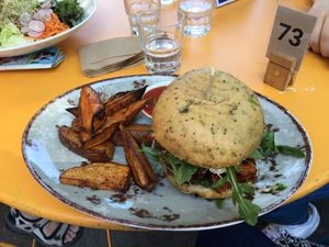 The Jackfruit Burger  at Funky Fresh Cafe - DogA in Oslo