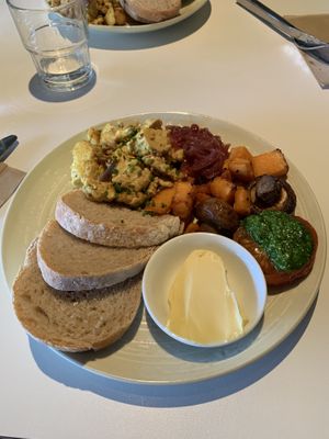 sunday brunch chan at Funky Fresh Cafe - DogA in Oslo