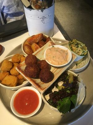 Sharing platter - 2nd half at Funky Fresh Cafe - DogA in Oslo
