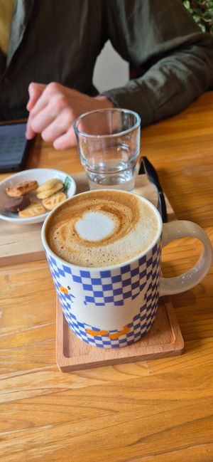 Caramel macchiato with oat milk at Yā Mǔ Liáo Coffee in Tainan