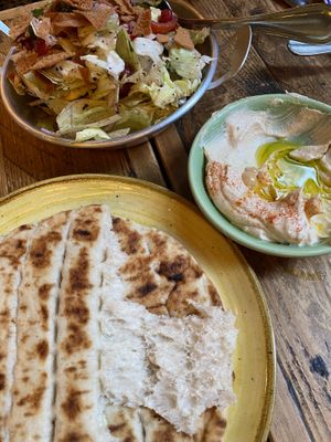 Fluffy flatbread, hummus  #Veganuary at Maison Libanaise in Hong Kong Island