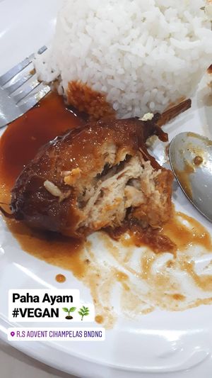 Enakkkk at Kafetaria RS Advent in Bandung