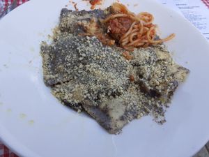 Plant based ravioli. And some spaghetti I took from my sister to taste. 😊 at Trevi's in Amsterdam