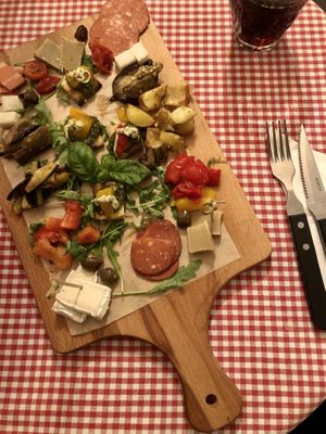 Mixed starter plate   at Trevi's in Amsterdam