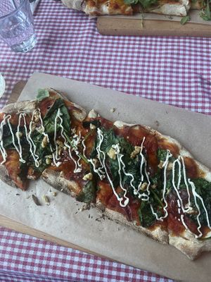 pizza monalisa  at Trevi's in Amsterdam