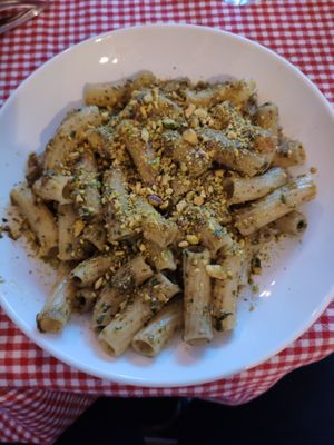 Maccheroni pesto con pistacchi at Trevi's in Amsterdam