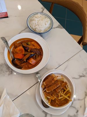 Tofu satay and Lemak curry at Mamak Vegan Kitchen in Chamblee