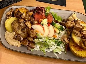 Sauerländer Ofenkartoffeln met champignons. Hmmmm heerlijk!  at Bistorant Uppu in Winterberg