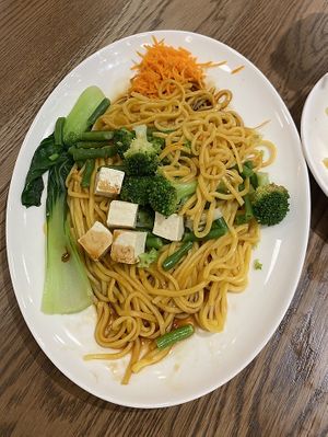vegetarian dry noodles   at MEL - Nooodles - T2 in Melbourne Airport